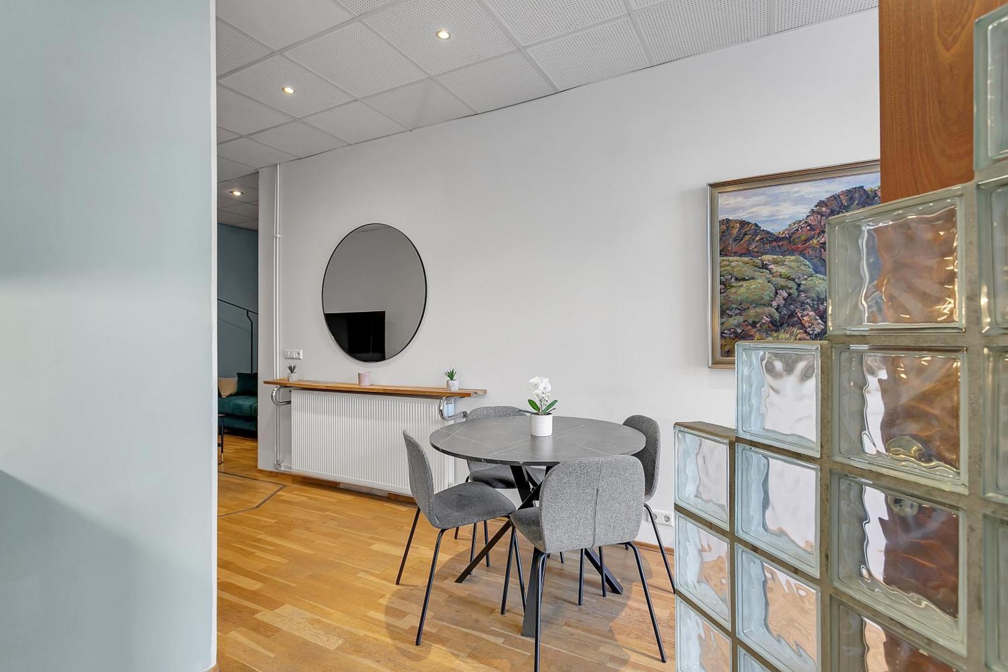 Bright Apartment In The Heart Of The City! Reykjavik Bagian luar foto